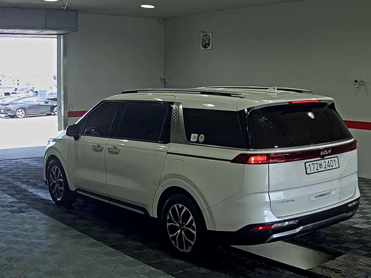 2023 - kia carnival