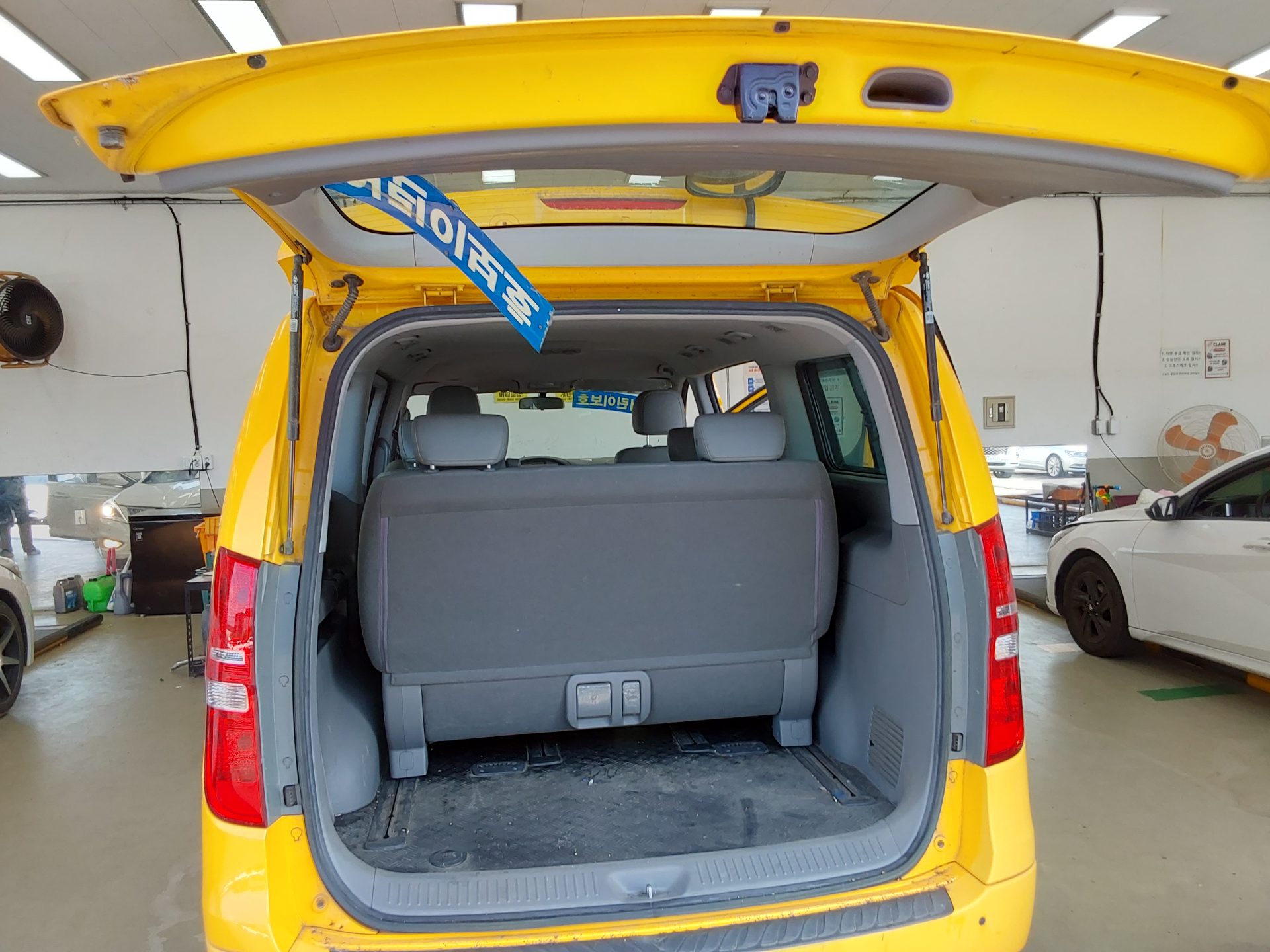 2016 - hyundai grand starex