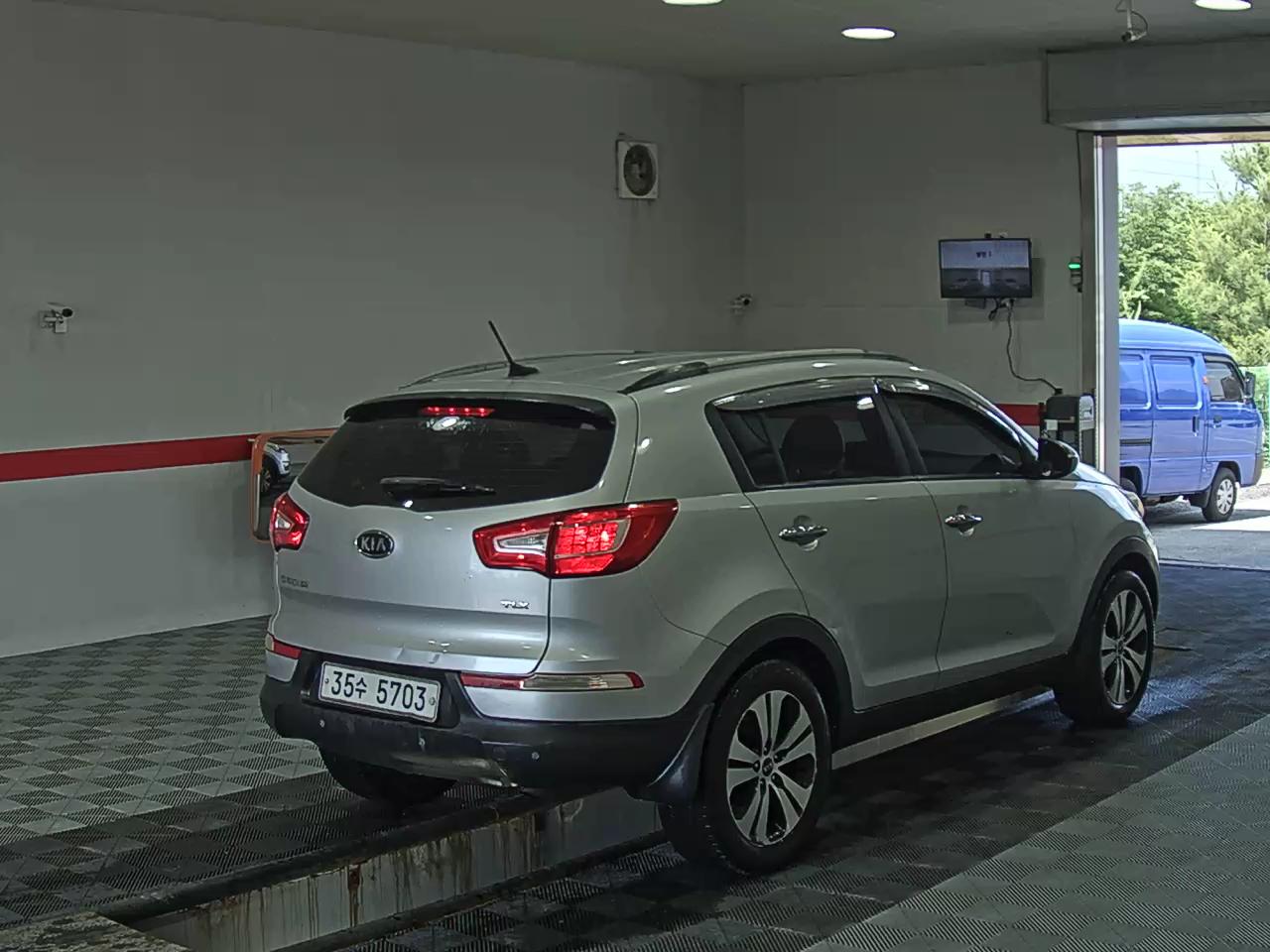 2011 - kia sportage