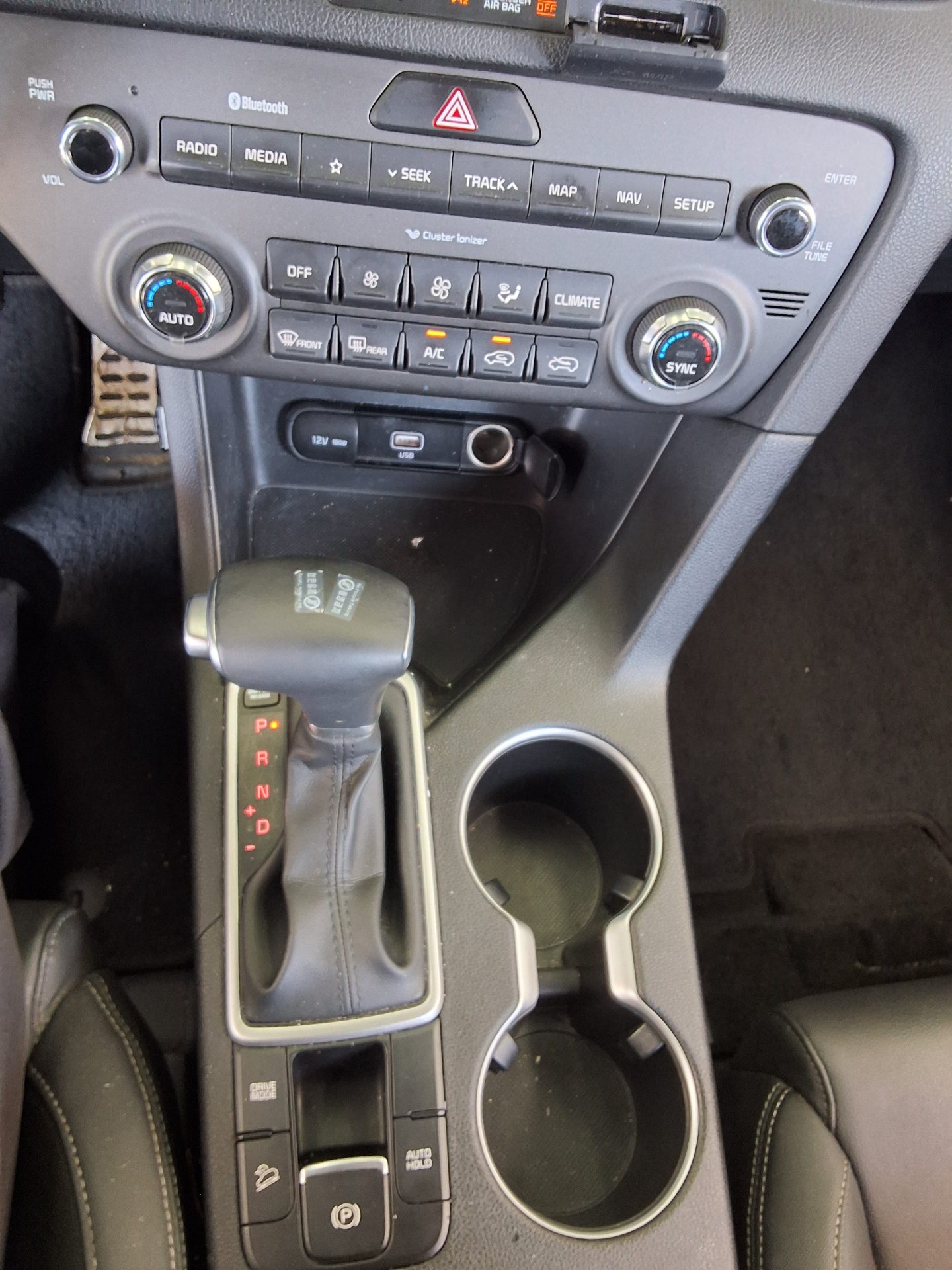 2022 - kia sportage