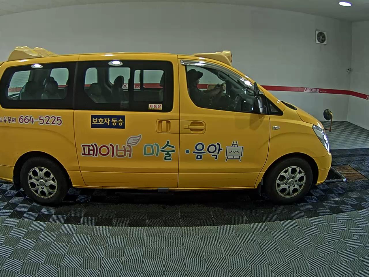 2016 - hyundai grand starex
