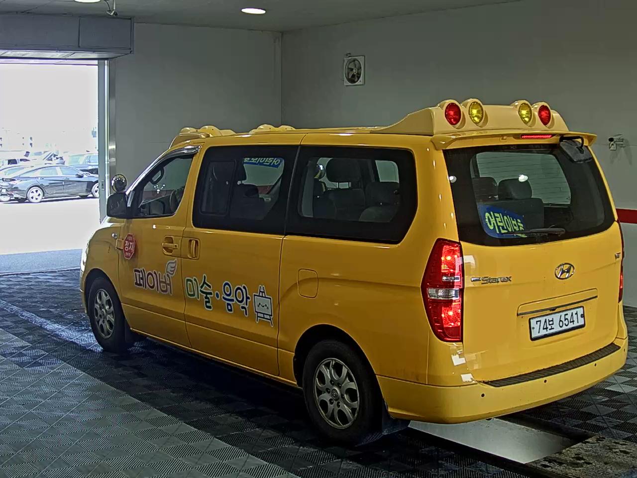 2016 - hyundai grand starex