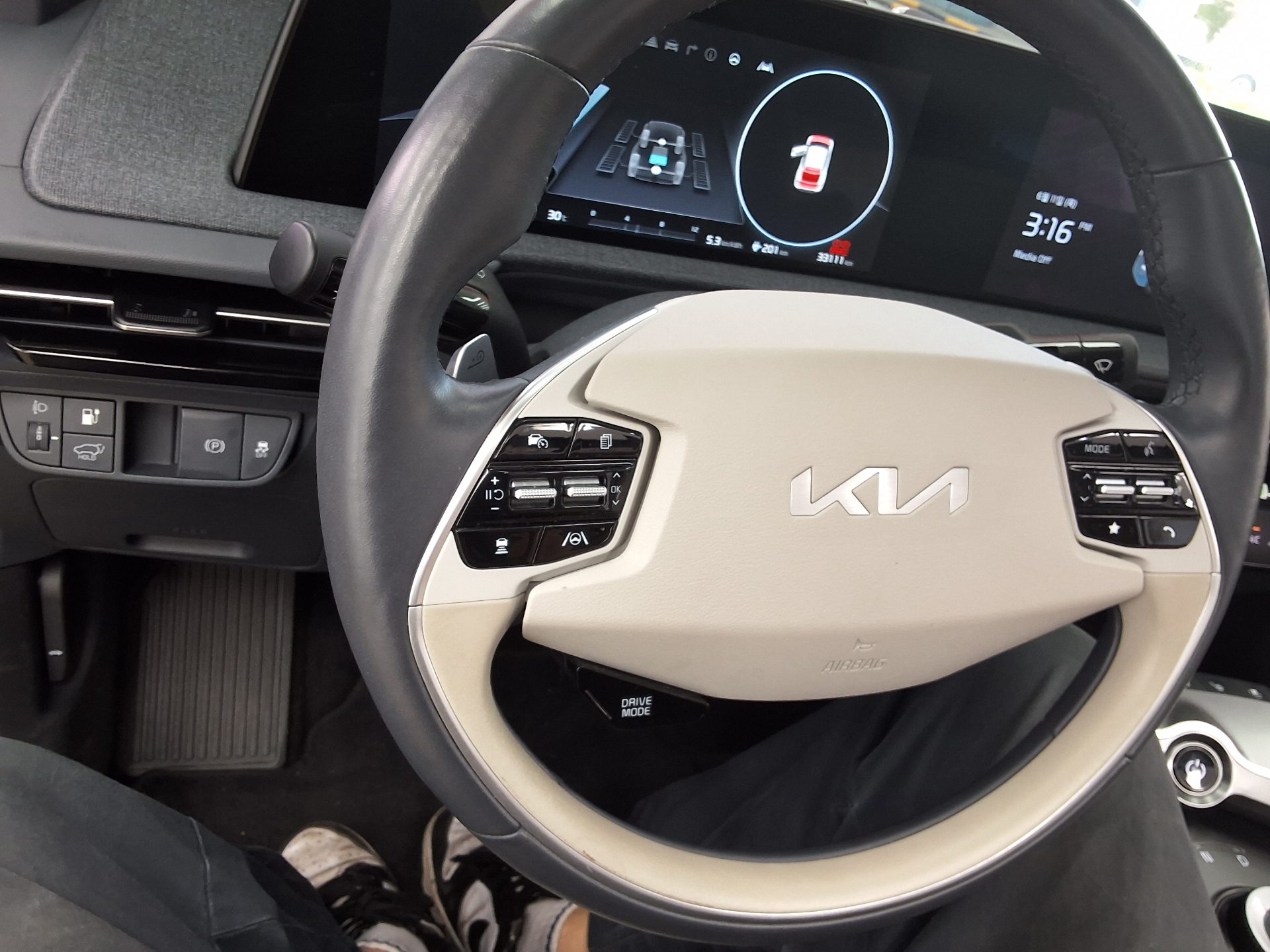 2023 - kia ev6