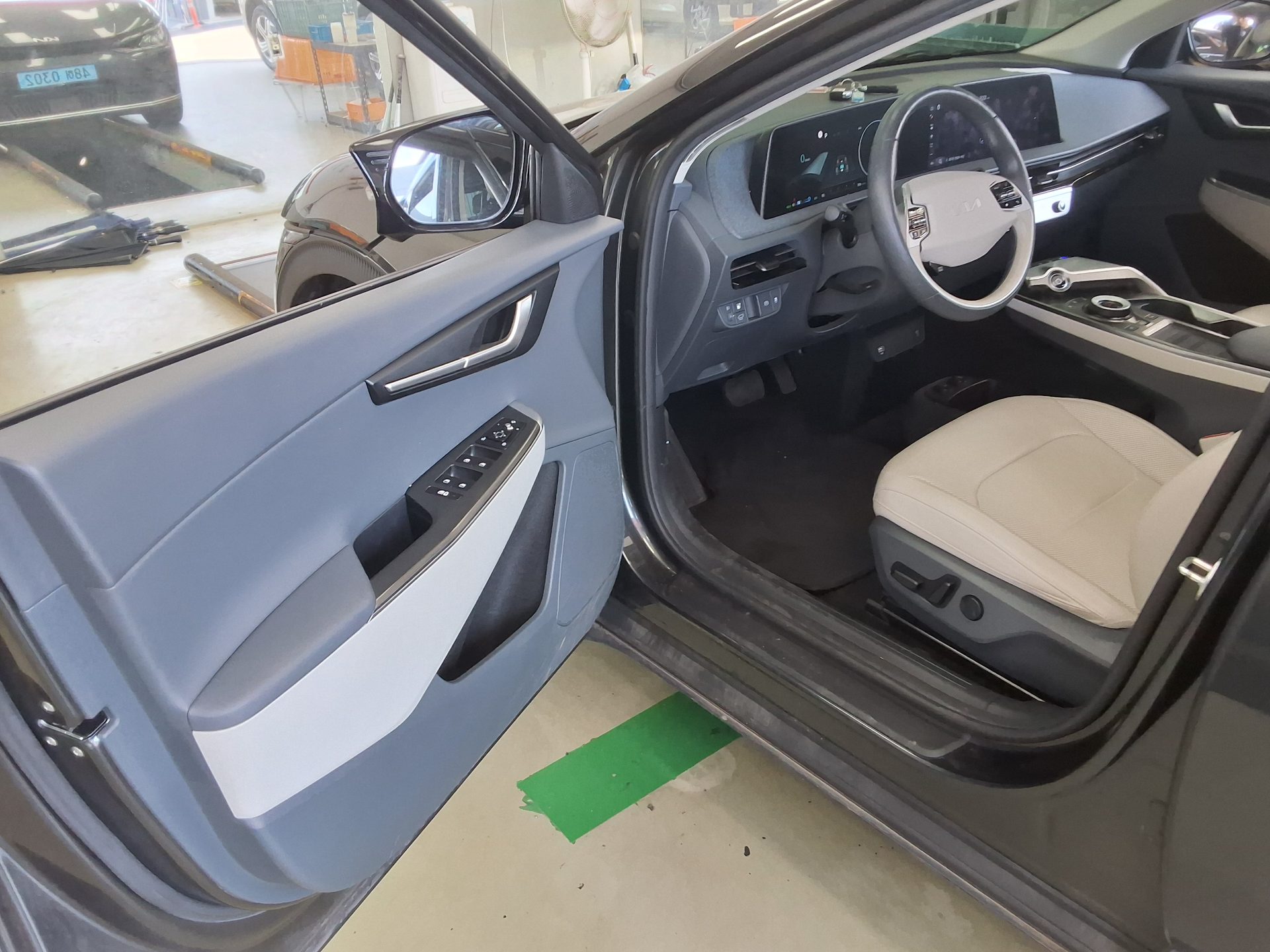 2023 - kia ev6