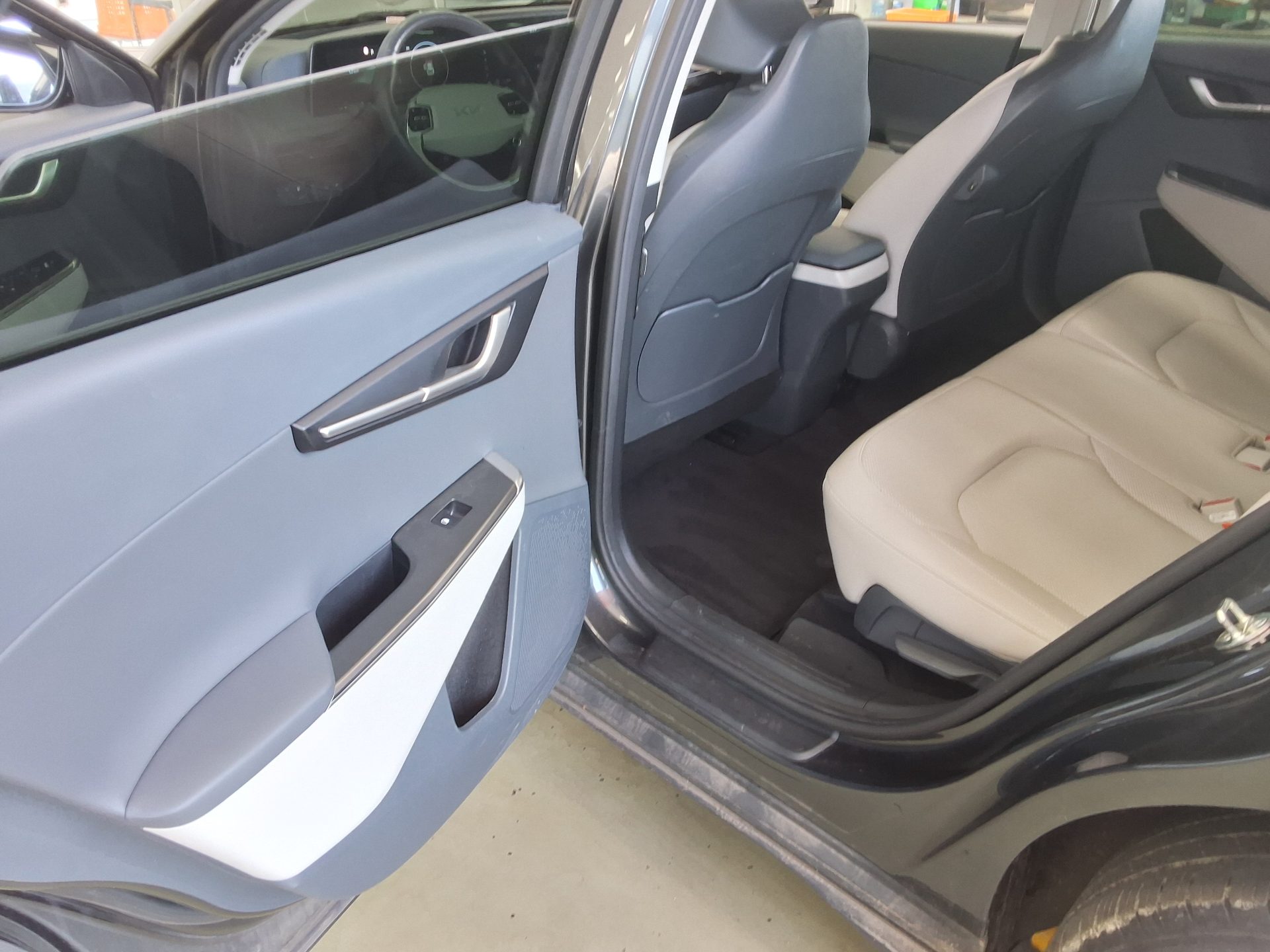 2023 - kia ev6