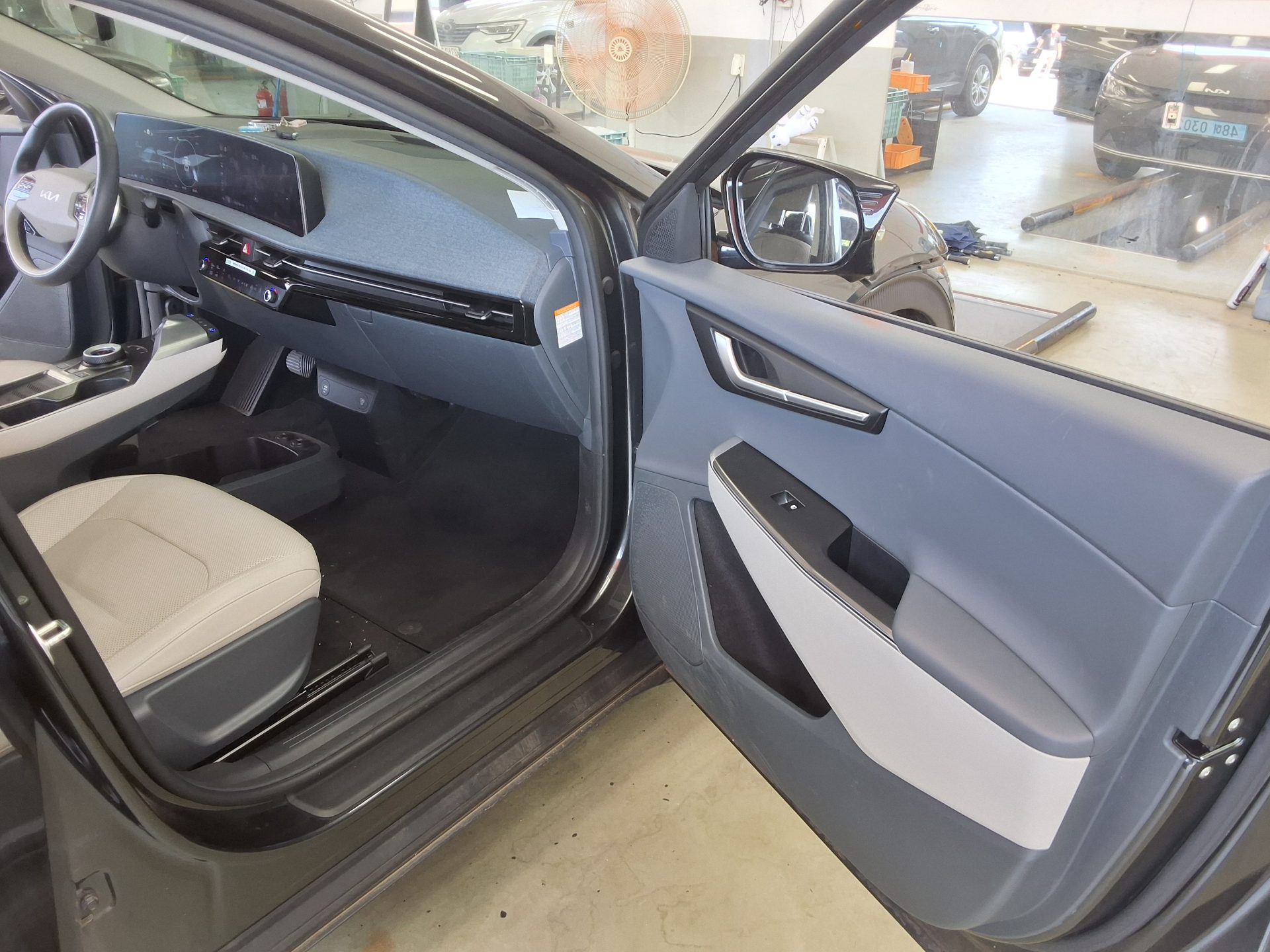 2023 - kia ev6