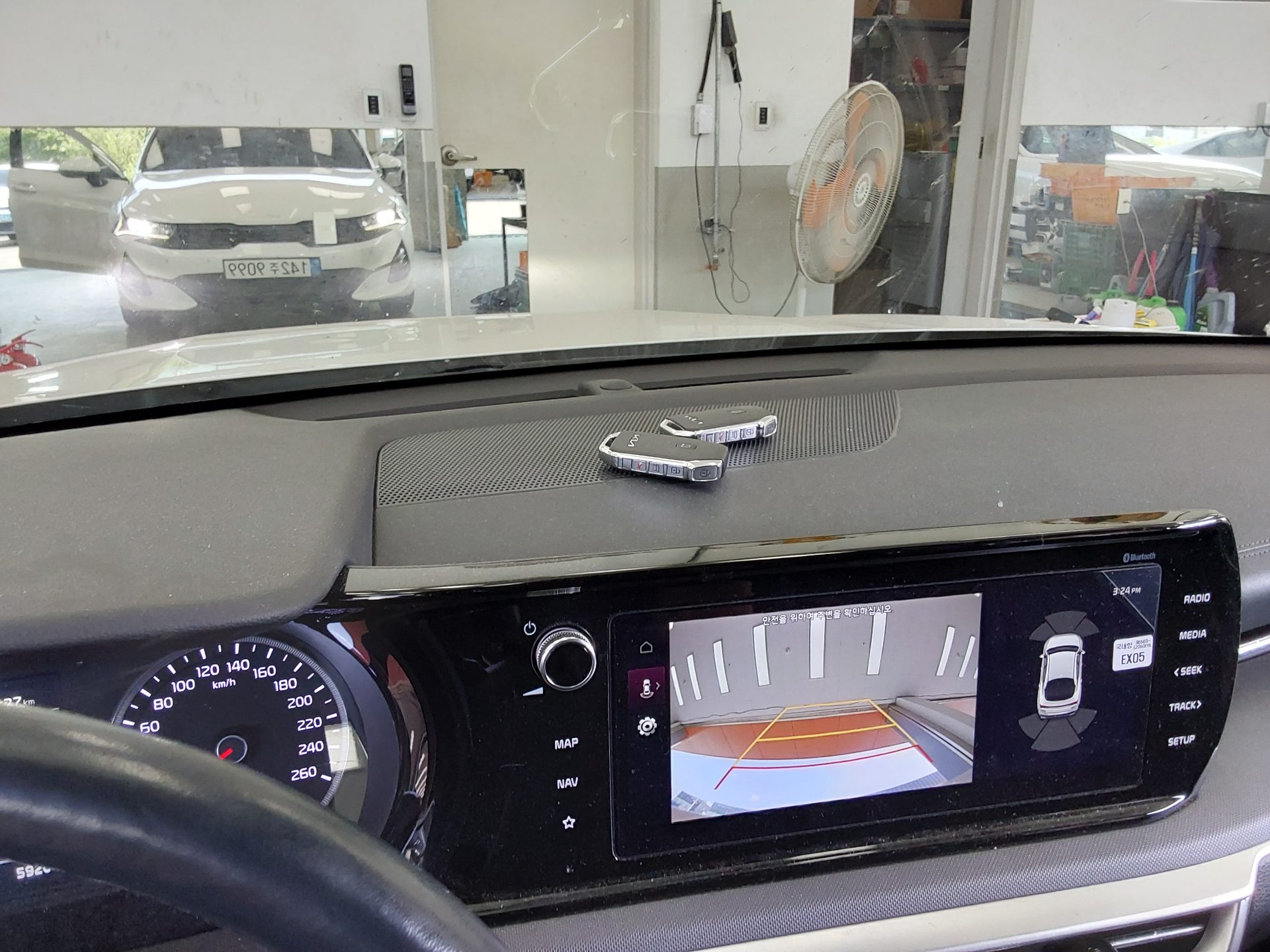 2023 - kia k5