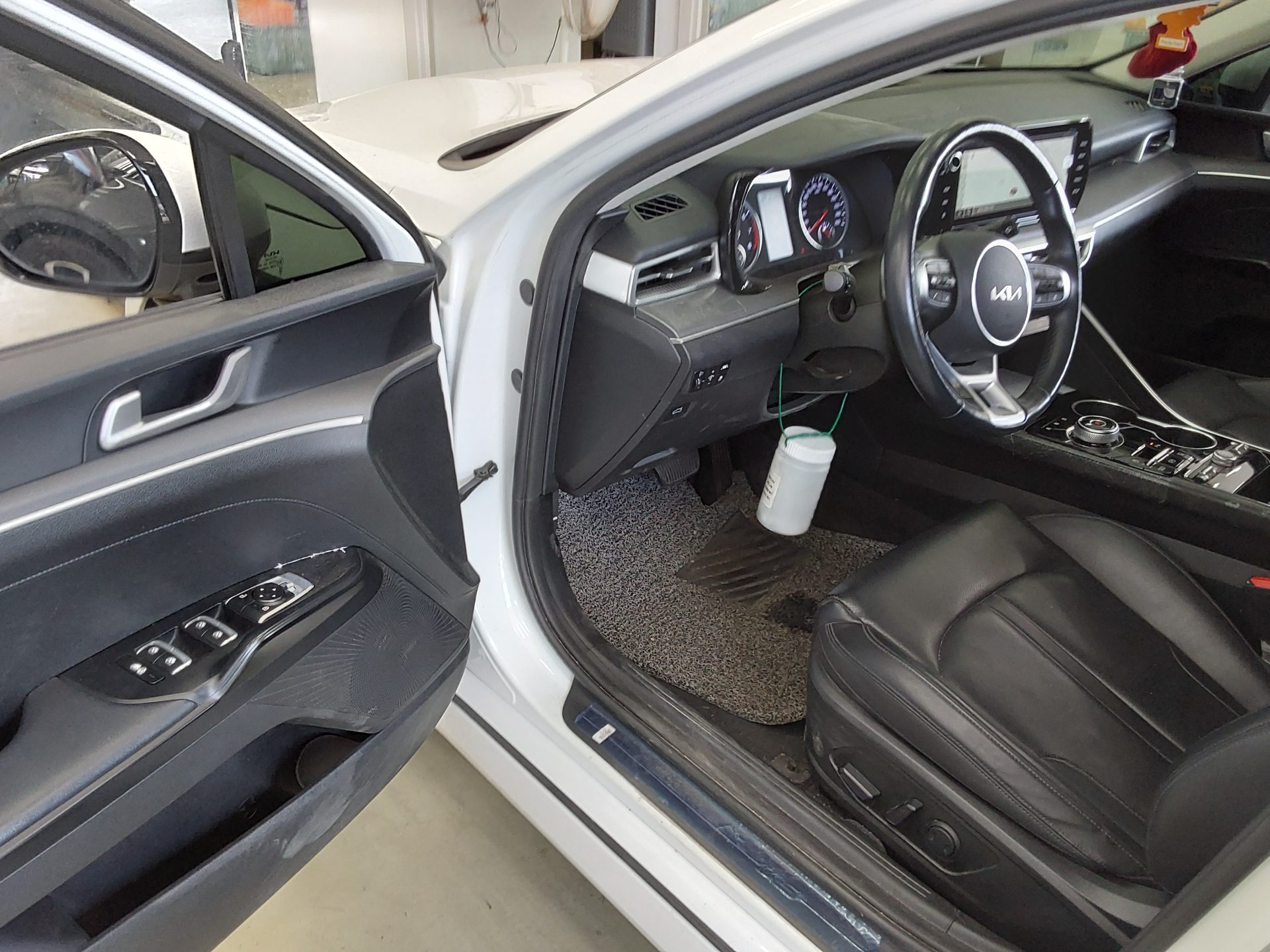 2023 - kia k5