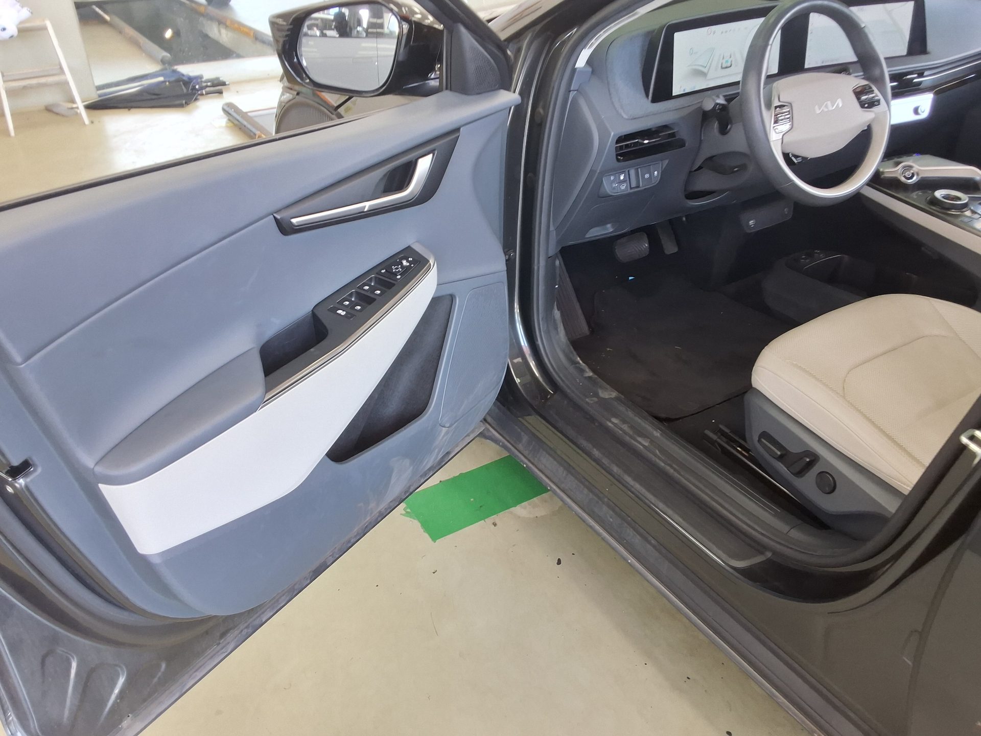 2023 - kia ev6