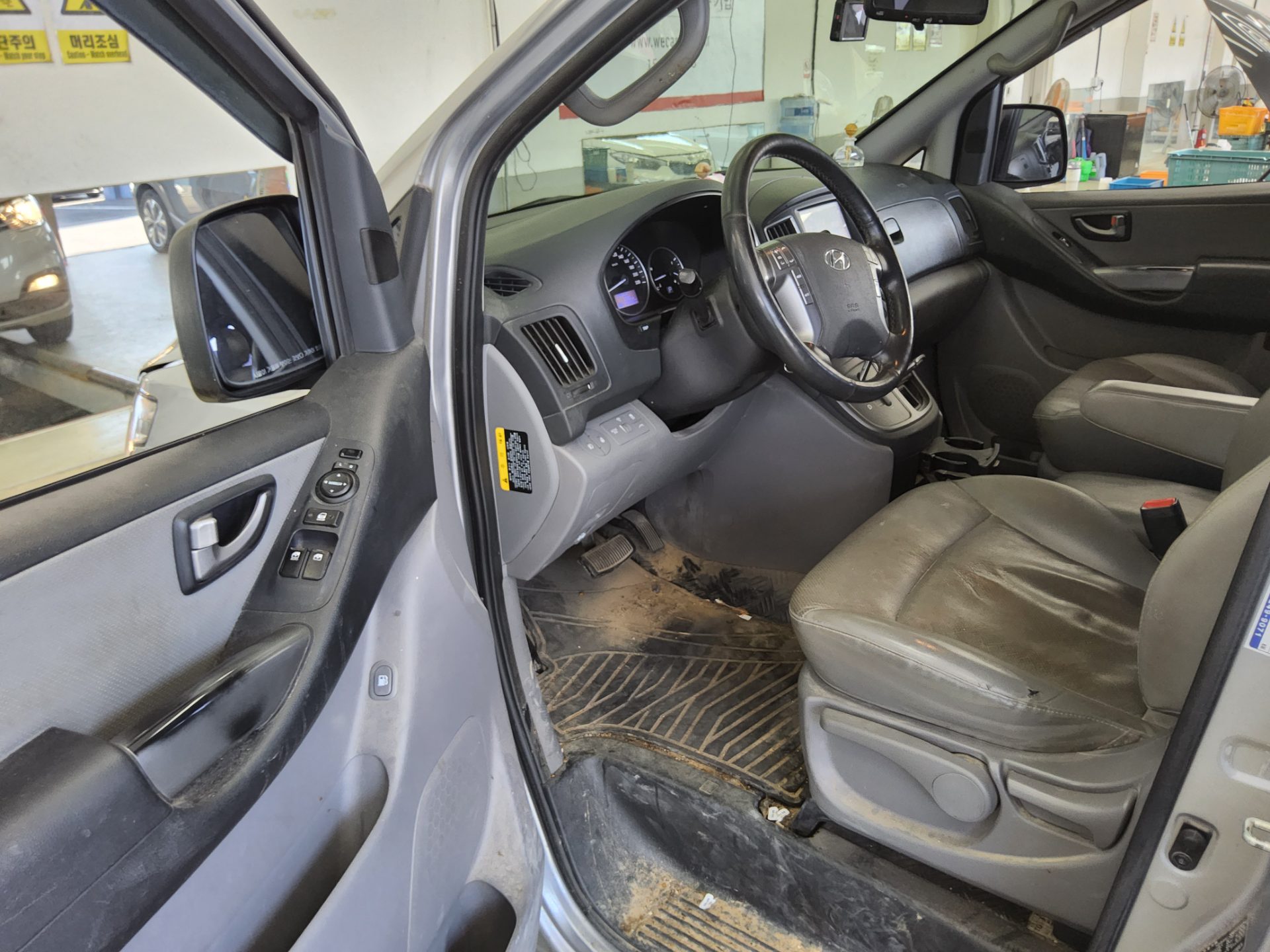 2019 - hyundai grand starex