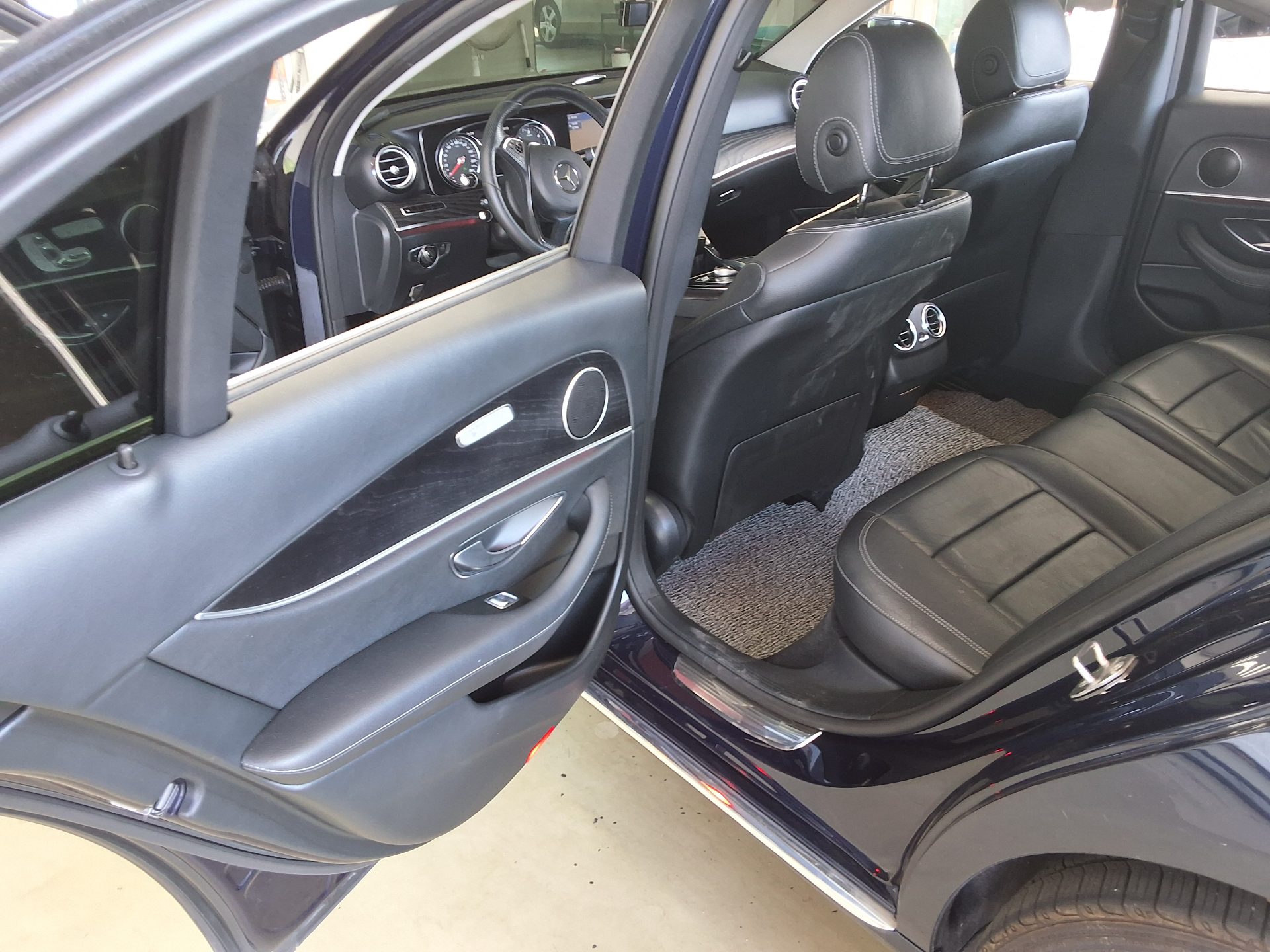 2017 - mercedes-benz e220d