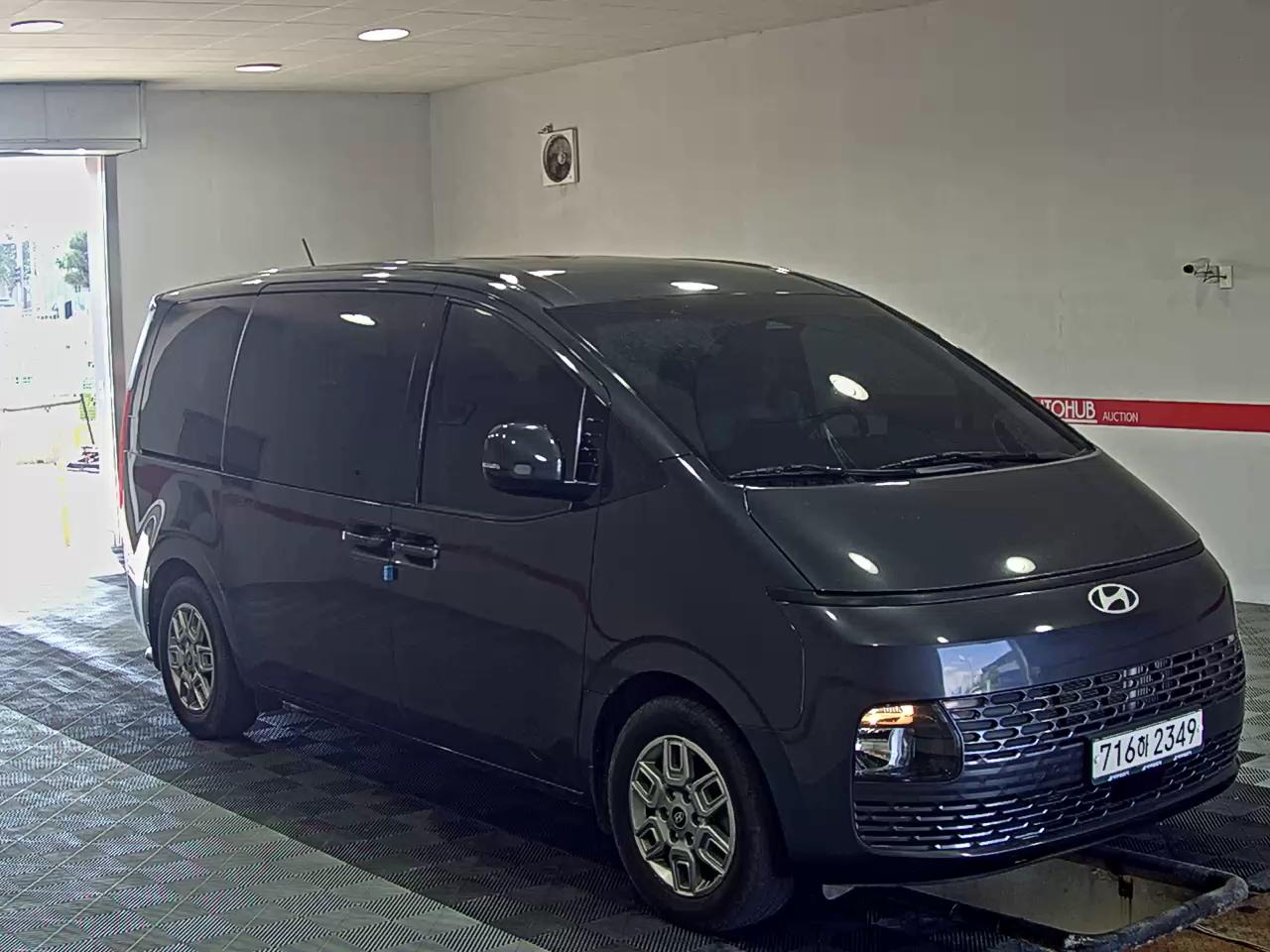 2025 - hyundai staria