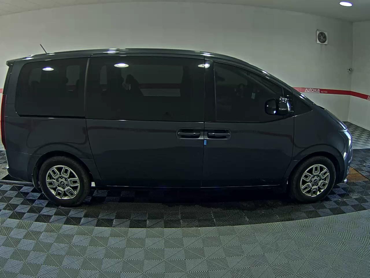 2025 - hyundai staria