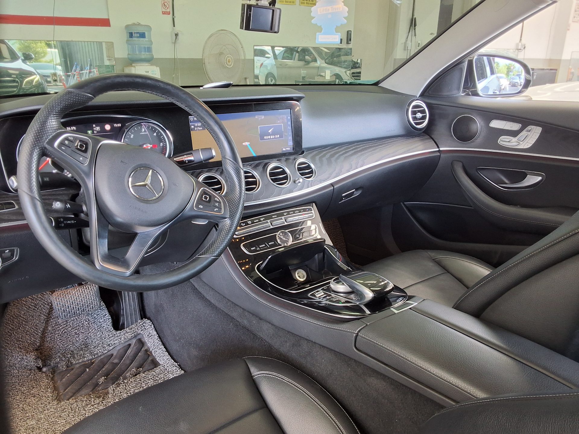 2017 - mercedes-benz e220d