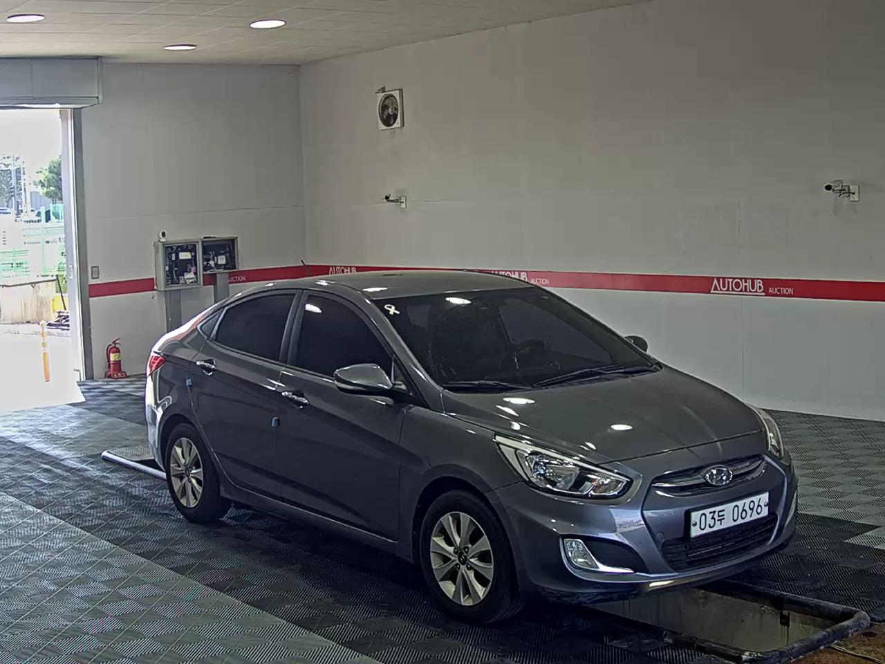 2017 - hyundai accent