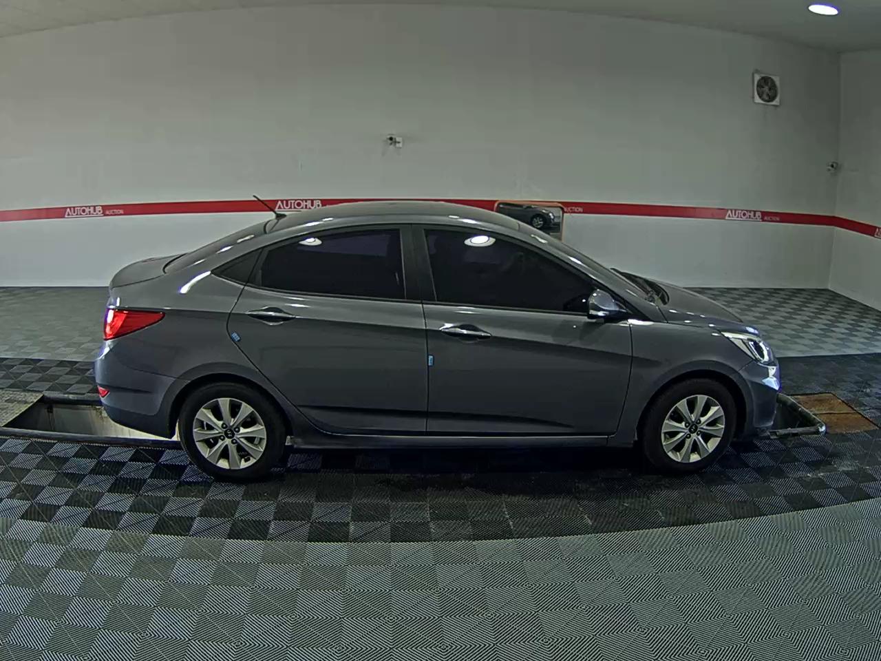 2017 - hyundai accent