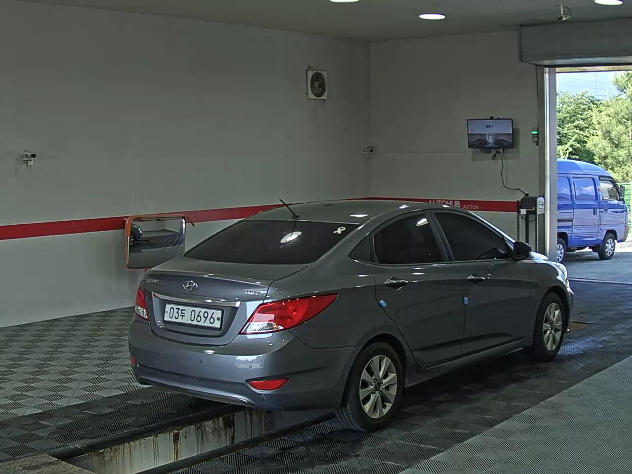 2017 - hyundai accent