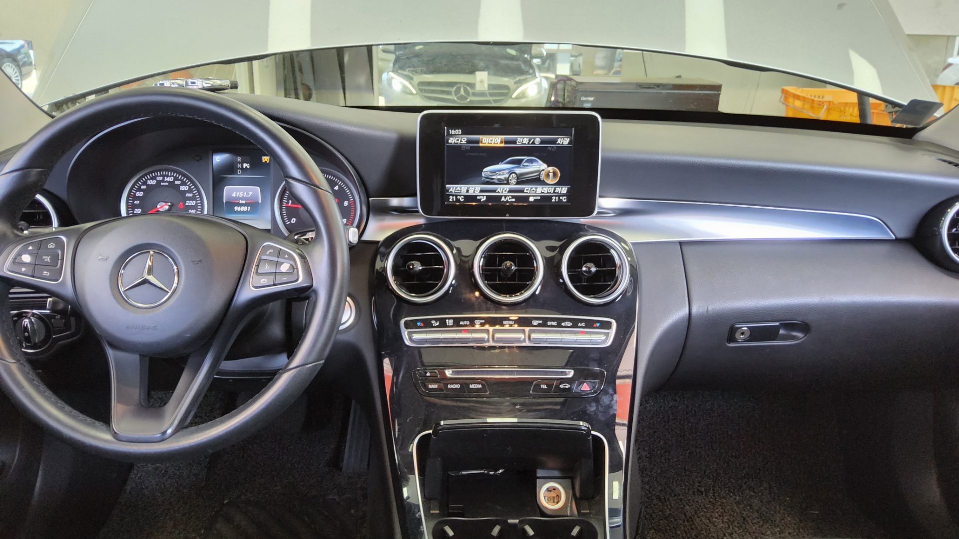 2016 - mercedes-benz c200