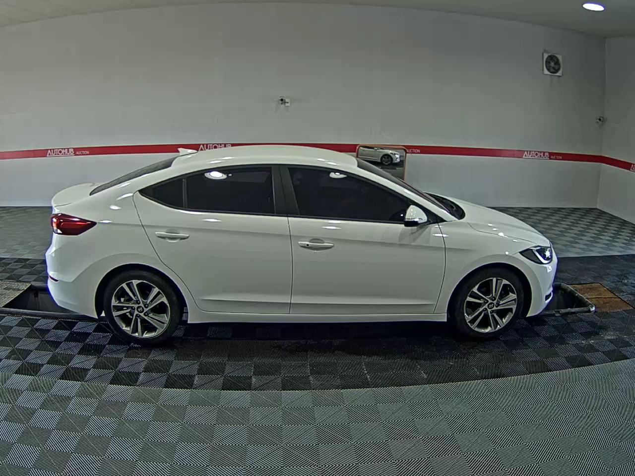 2018 - hyundai avante