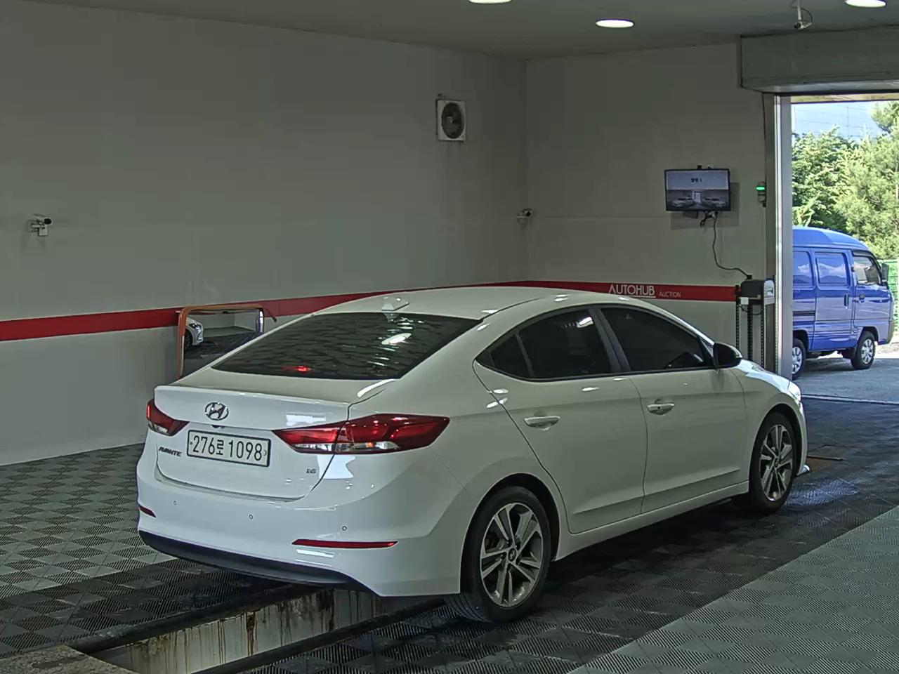 2018 - hyundai avante