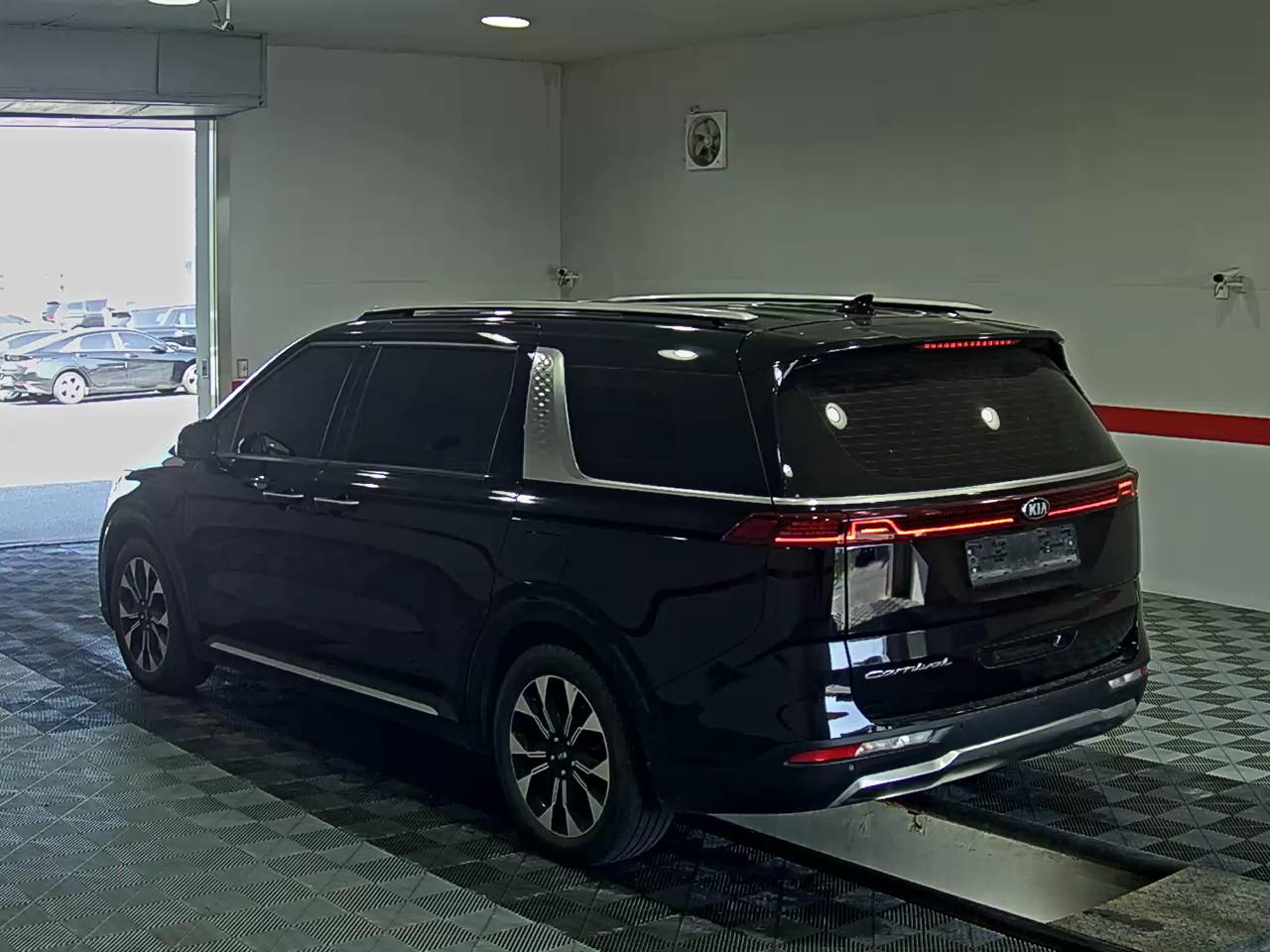 2021 - kia carnival