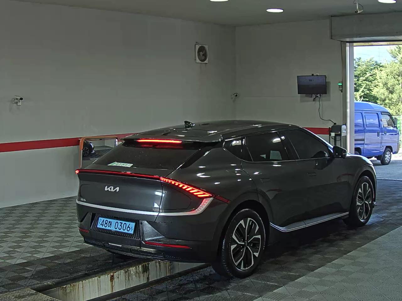 2023 - kia ev6