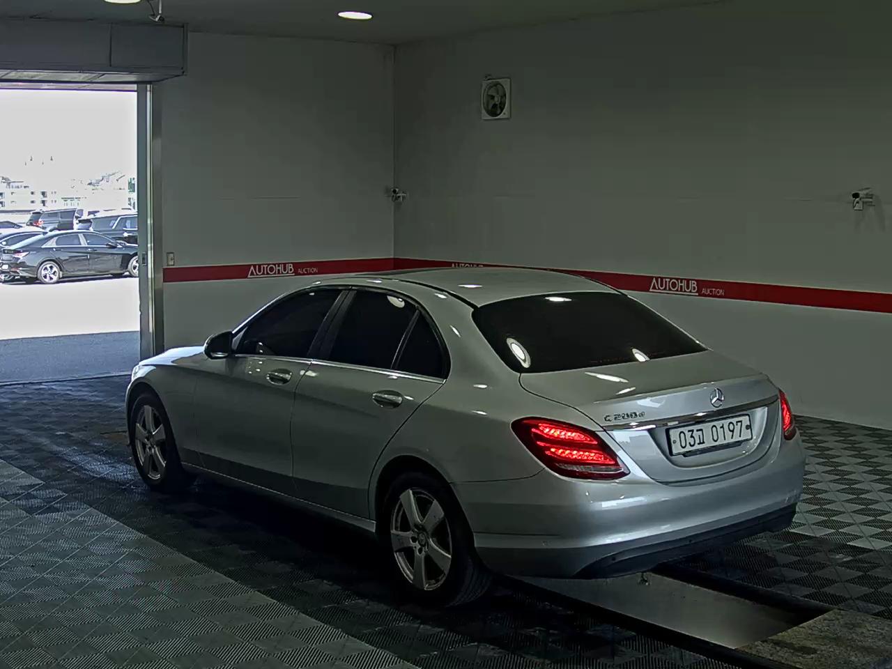2016 - mercedes-benz c200