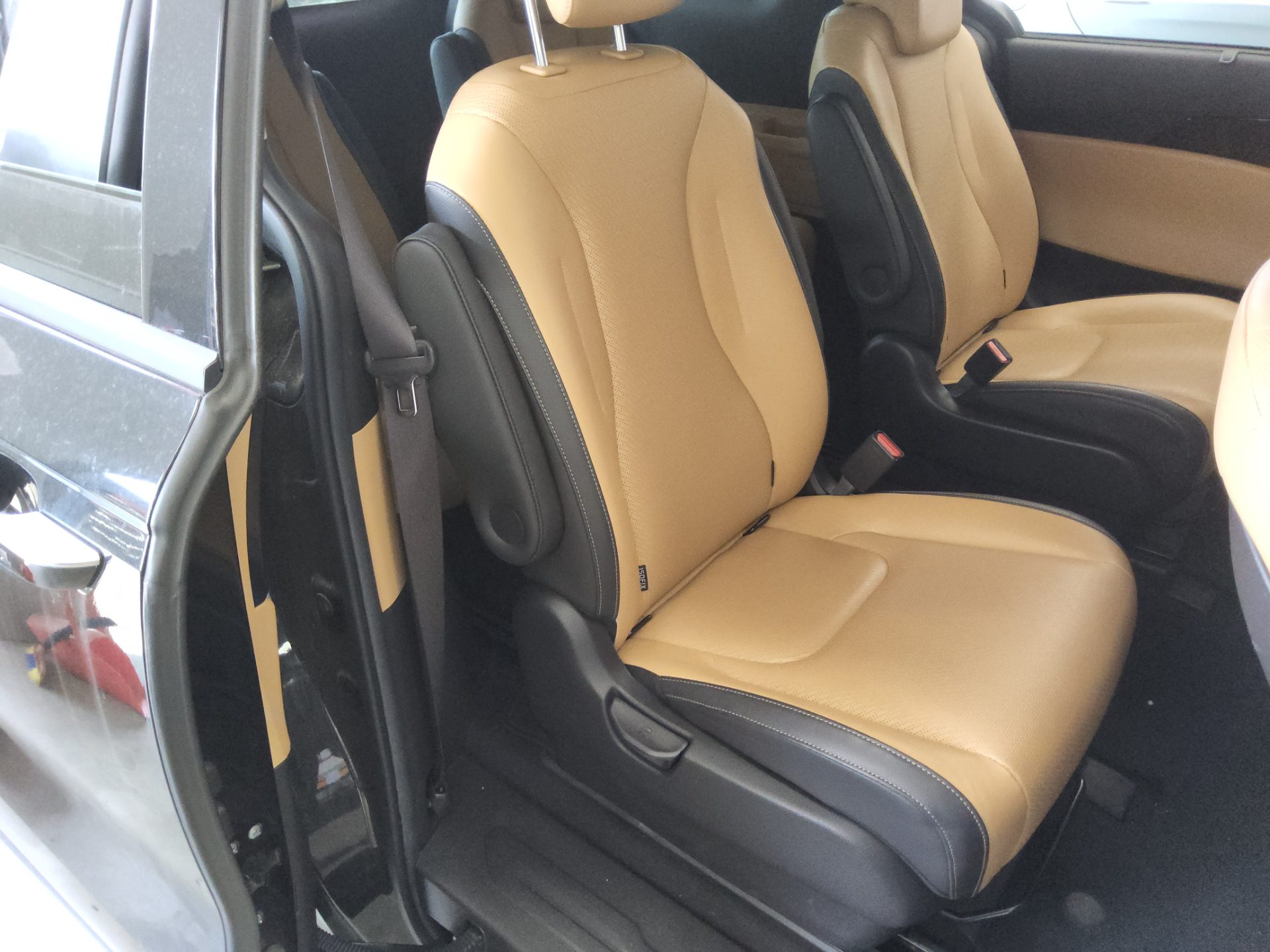2021 - kia carnival