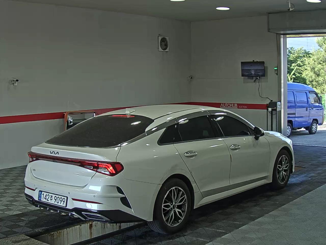 2023 - kia k5