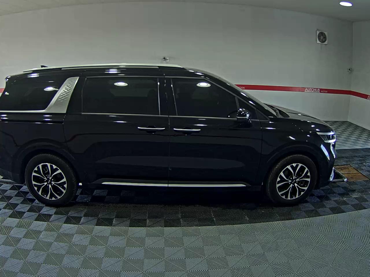 2021 - kia carnival