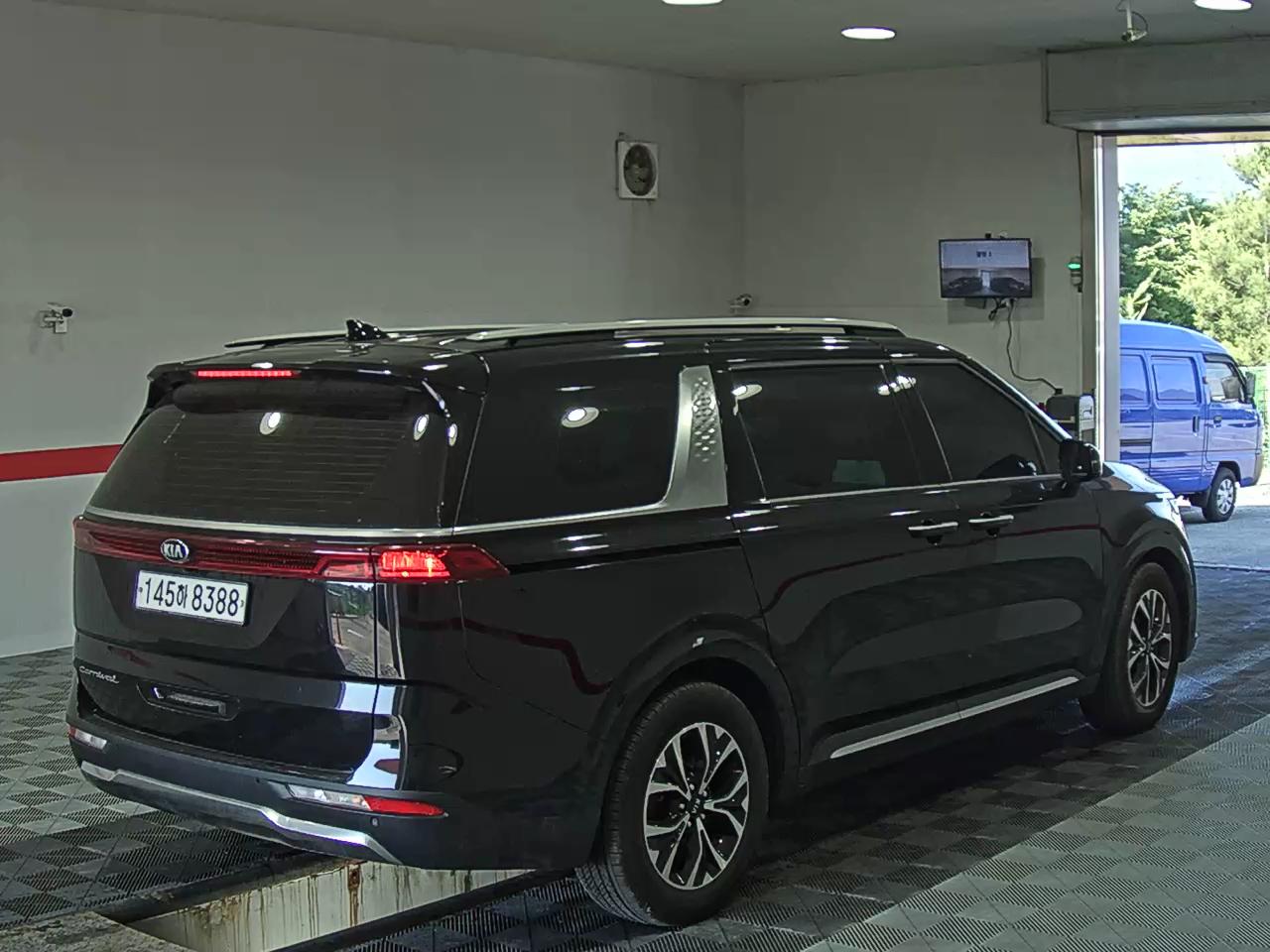 2021 - kia carnival