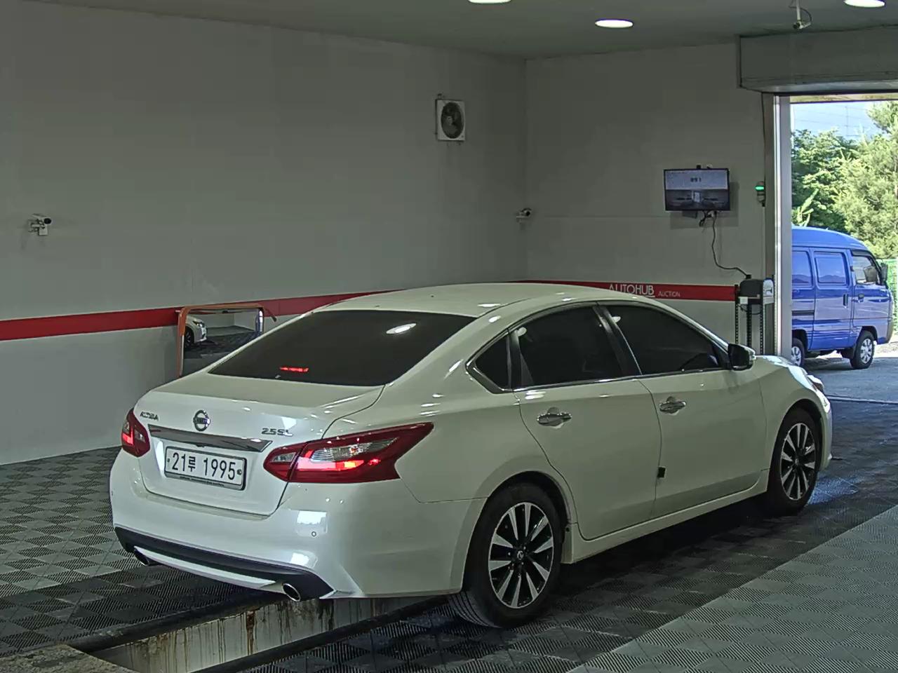 2018 - nissan altima