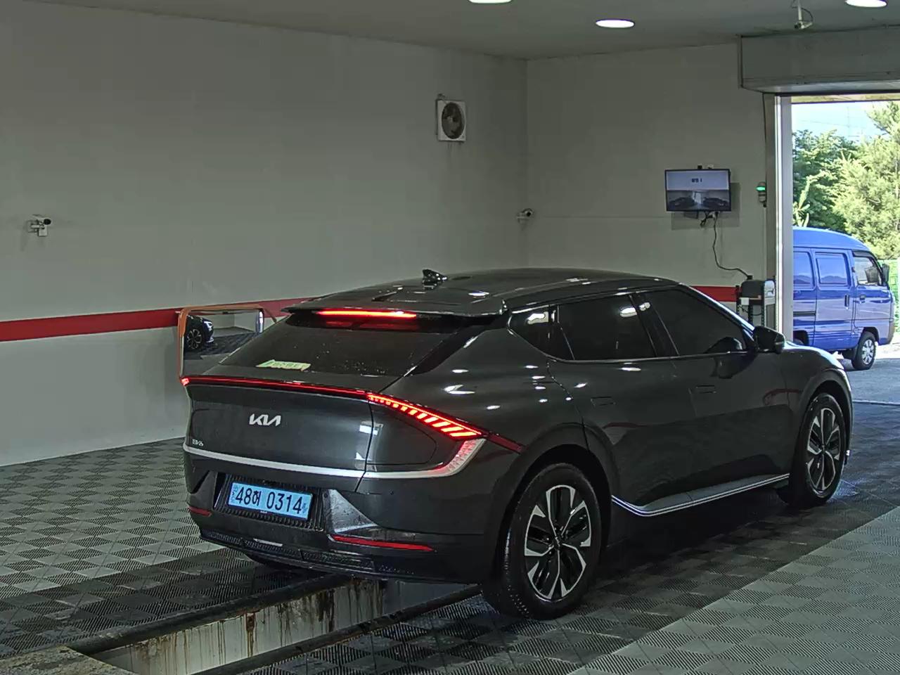 2023 - kia ev6