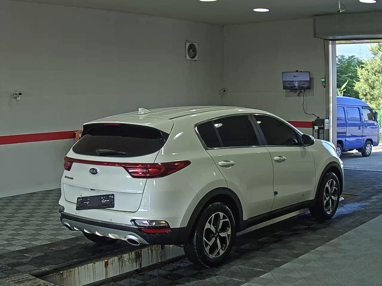 2022 - kia sportage