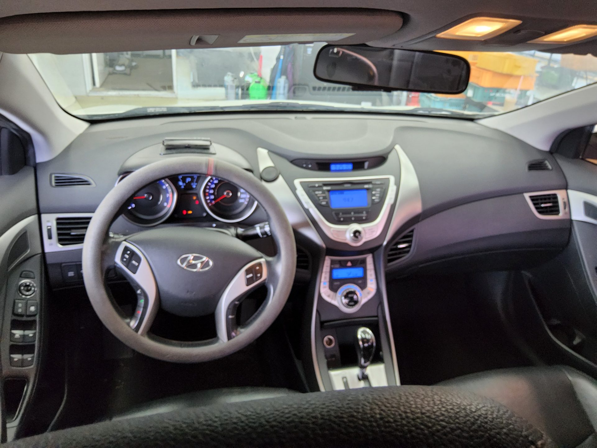 2011 - hyundai avante