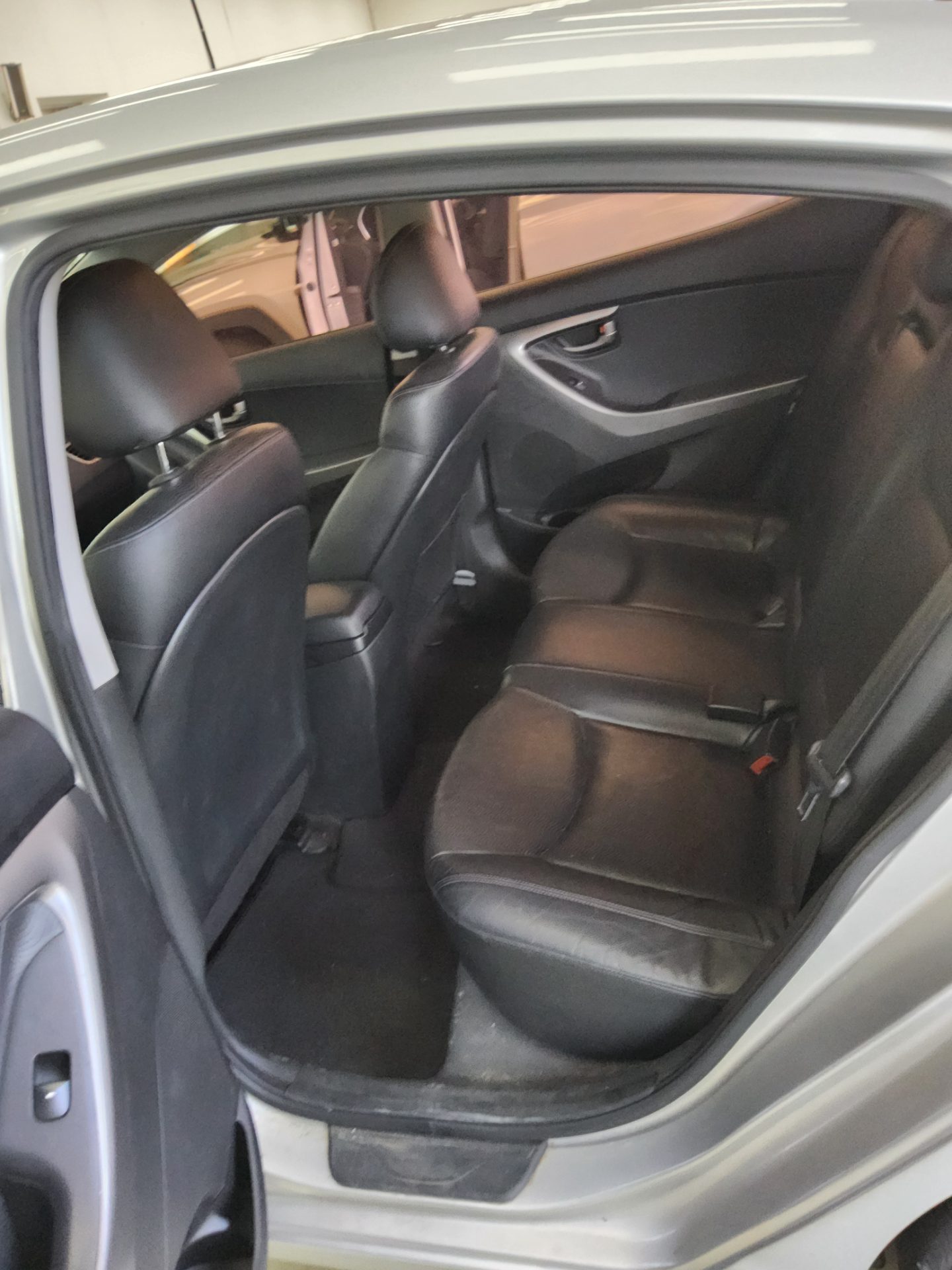 2011 - hyundai avante