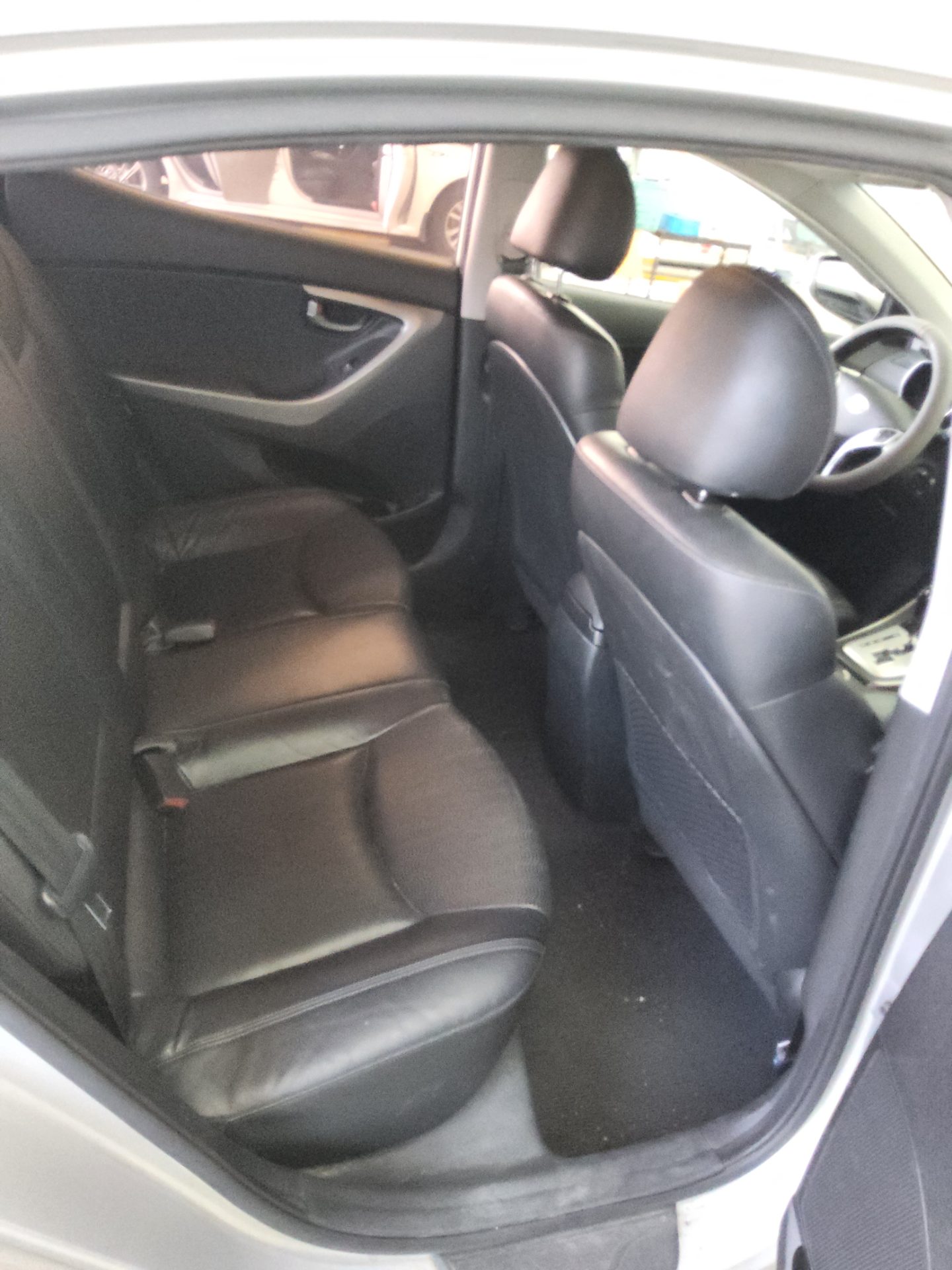 2011 - hyundai avante