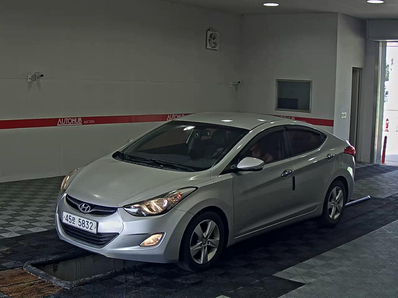 2011 - hyundai avante
