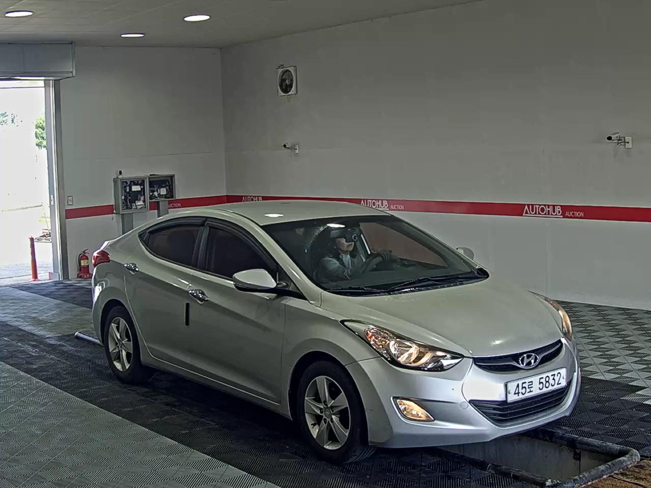 2011 - hyundai avante