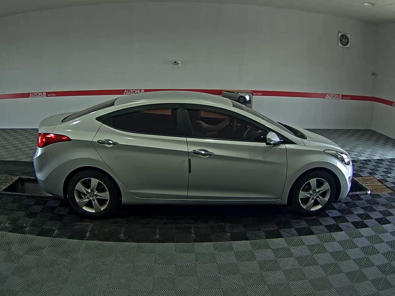 2011 - hyundai avante