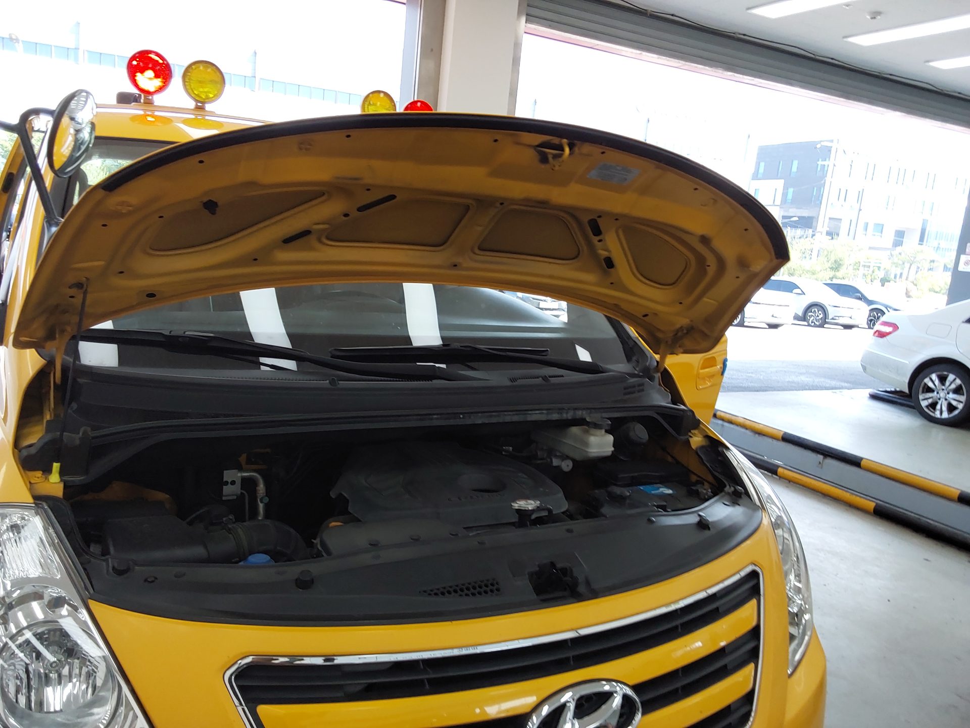 2016 - hyundai grand starex
