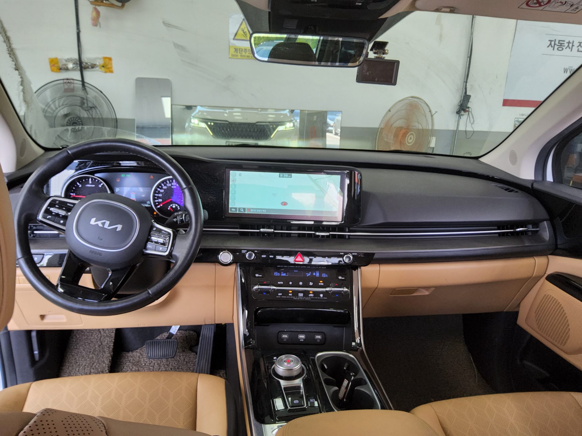 2023 - kia carnival