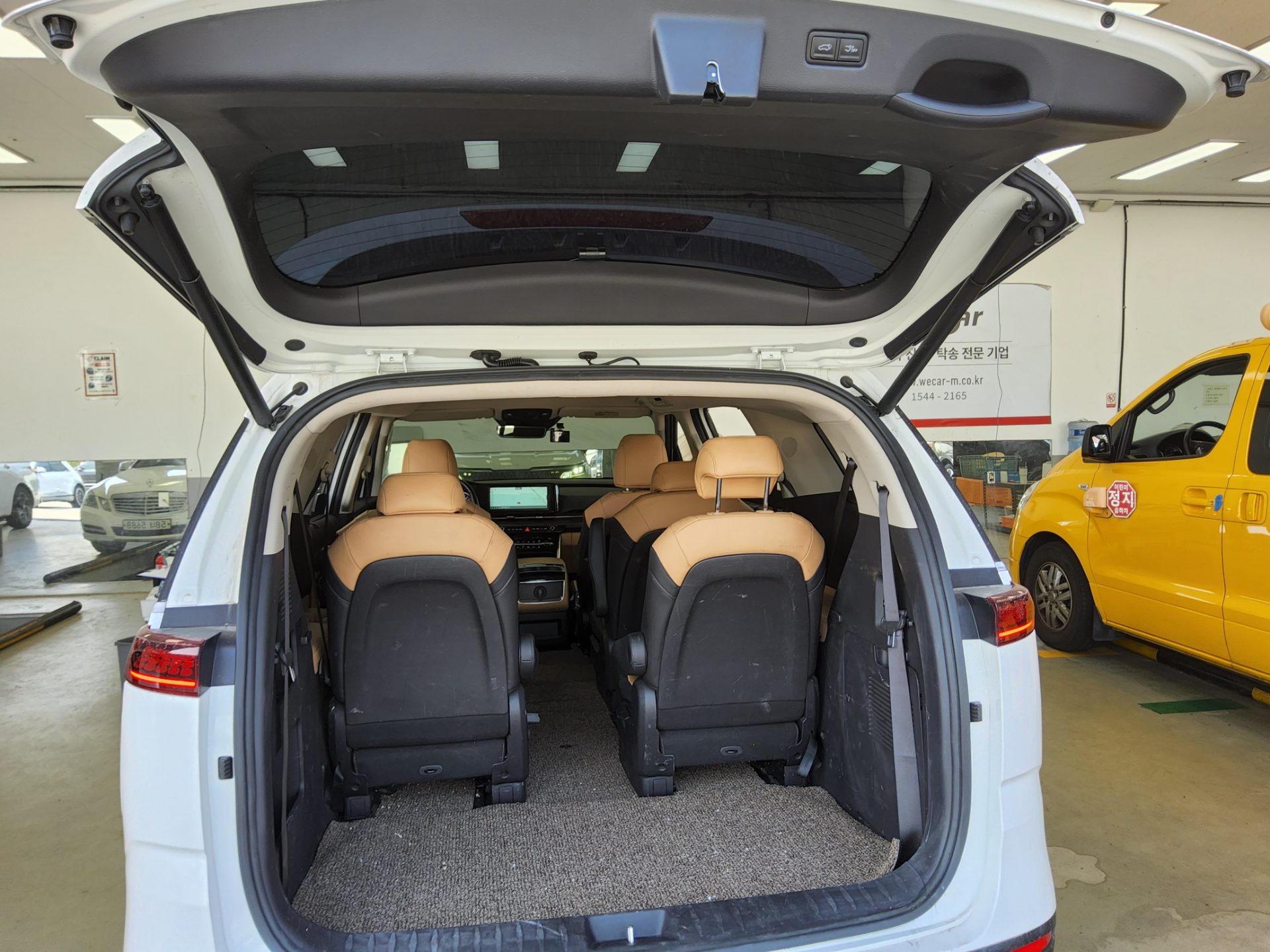 2023 - kia carnival