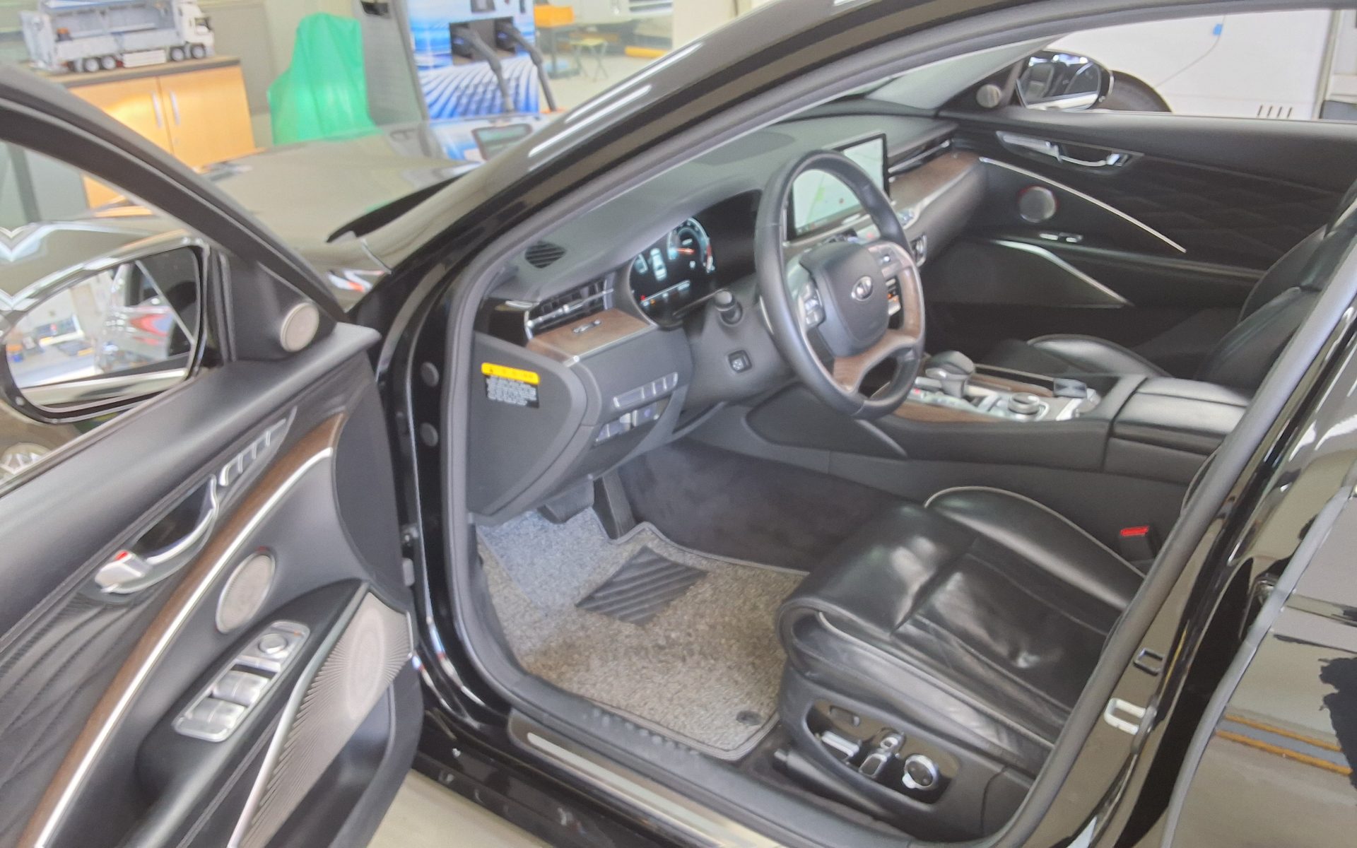 2021 - kia k9