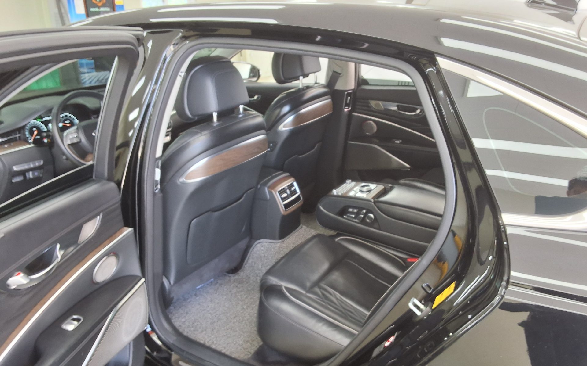 2021 - kia k9