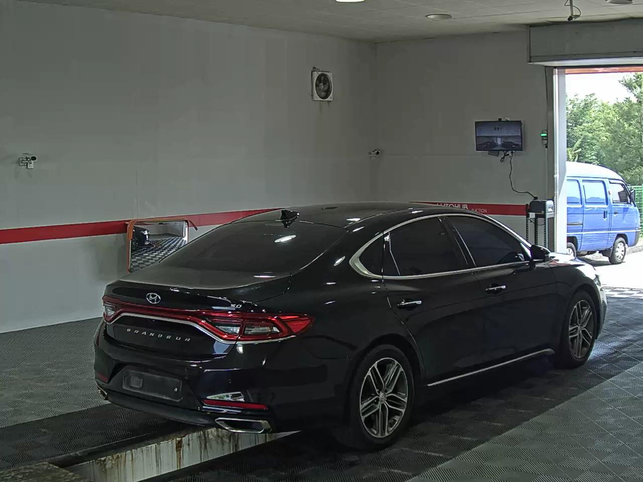 2018 - hyundai grandeur