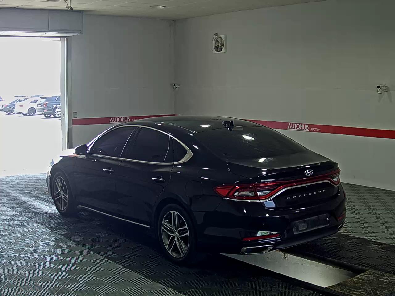 2018 - hyundai grandeur