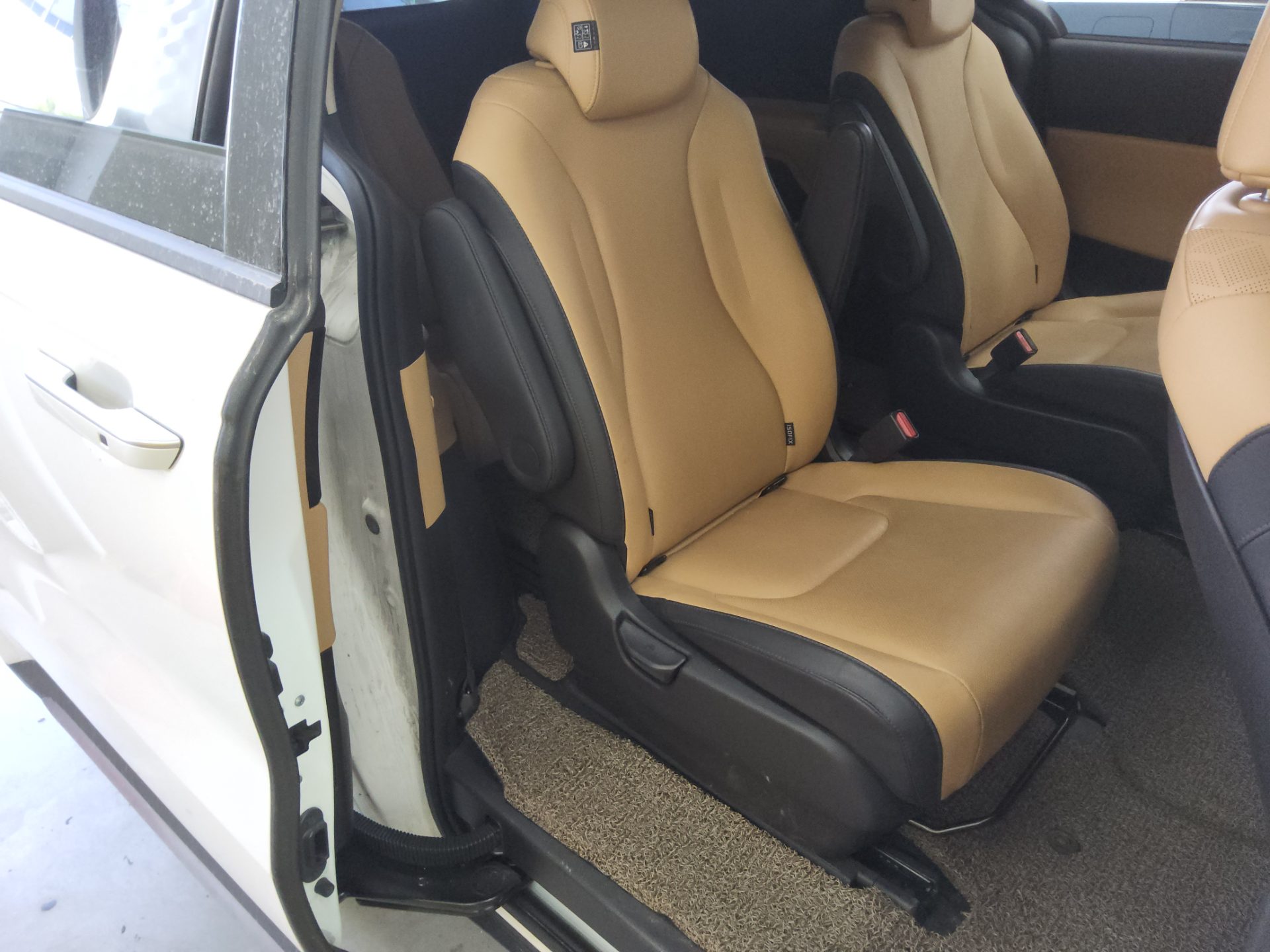 2023 - kia carnival