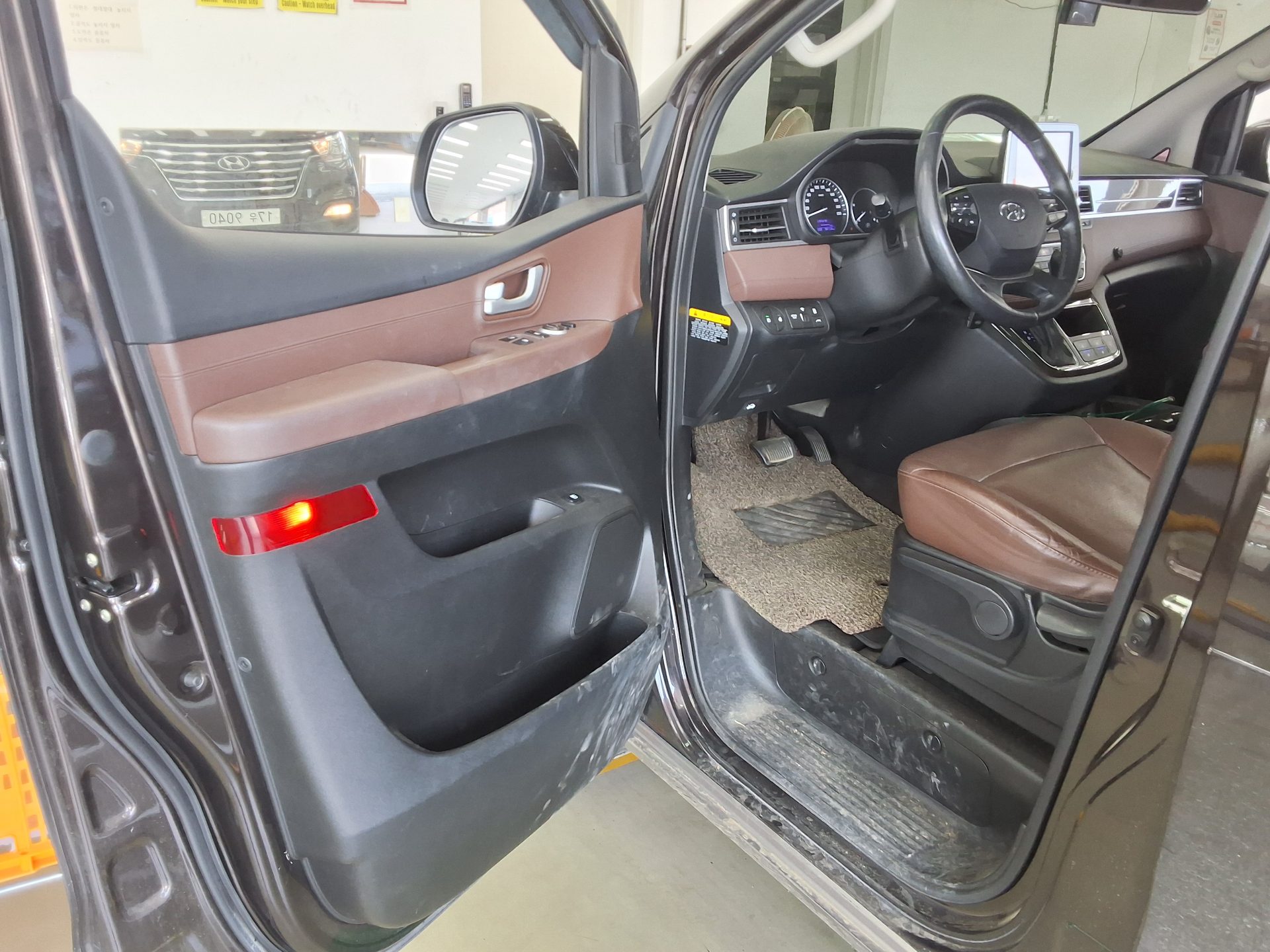 2019 - hyundai grand starex