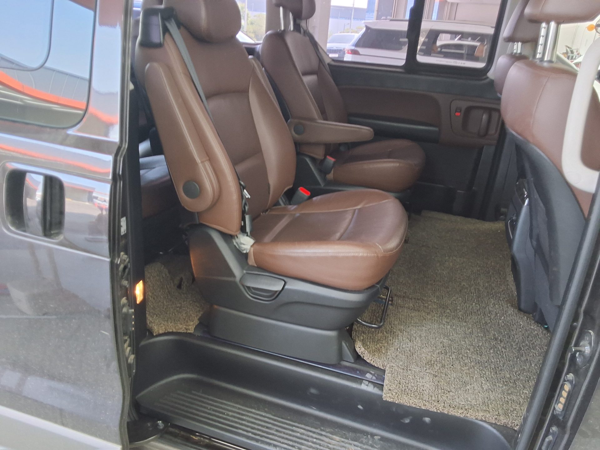 2019 - hyundai grand starex